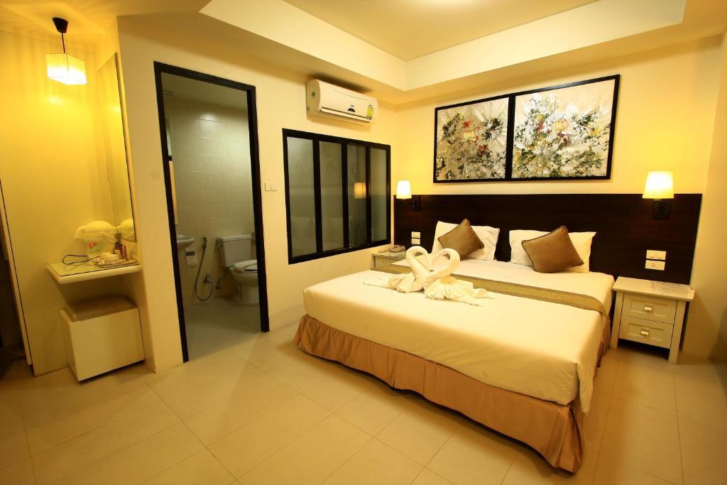 @ White Patong Otel Oda fotoğraf