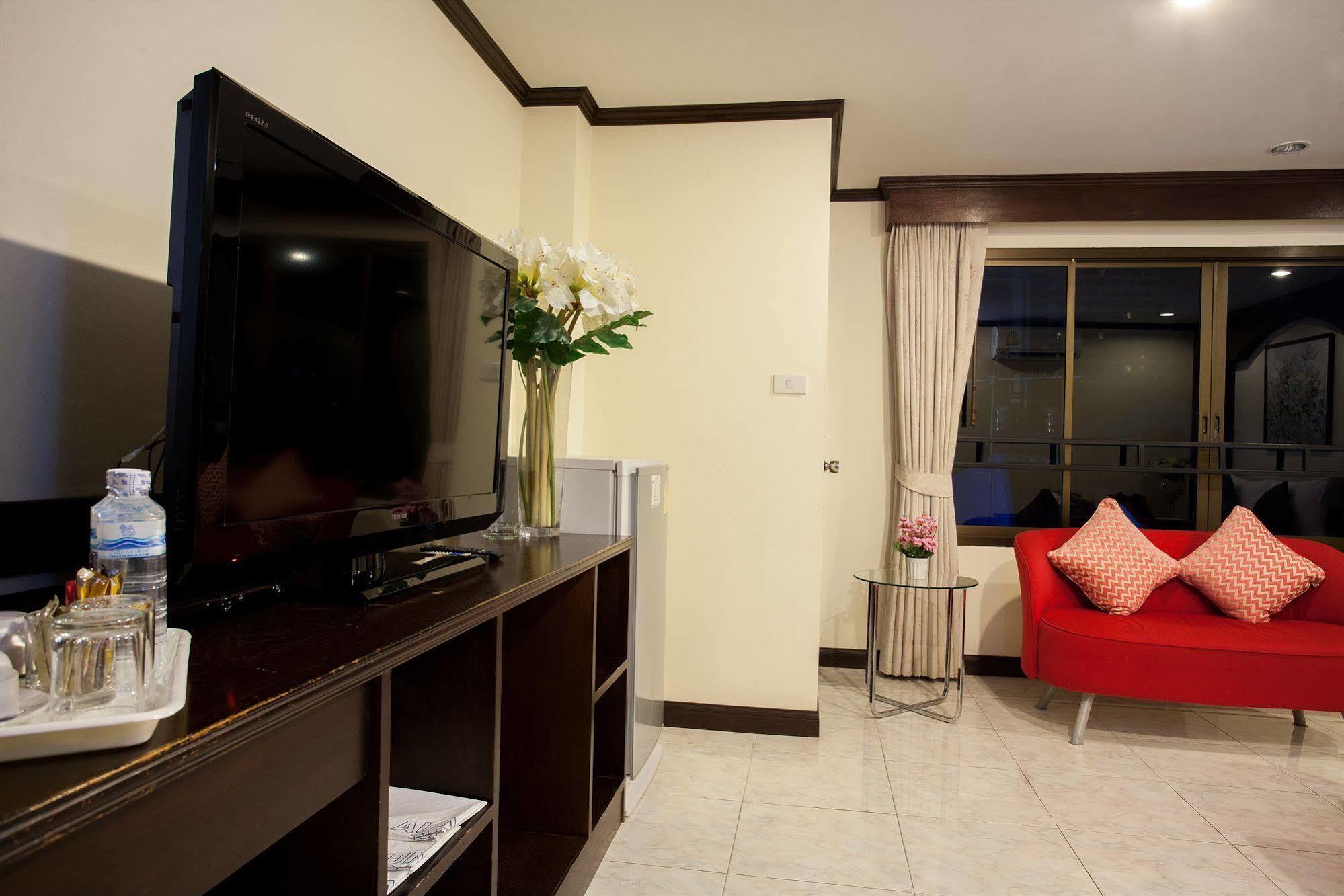 @ White Patong Otel Dış mekan fotoğraf