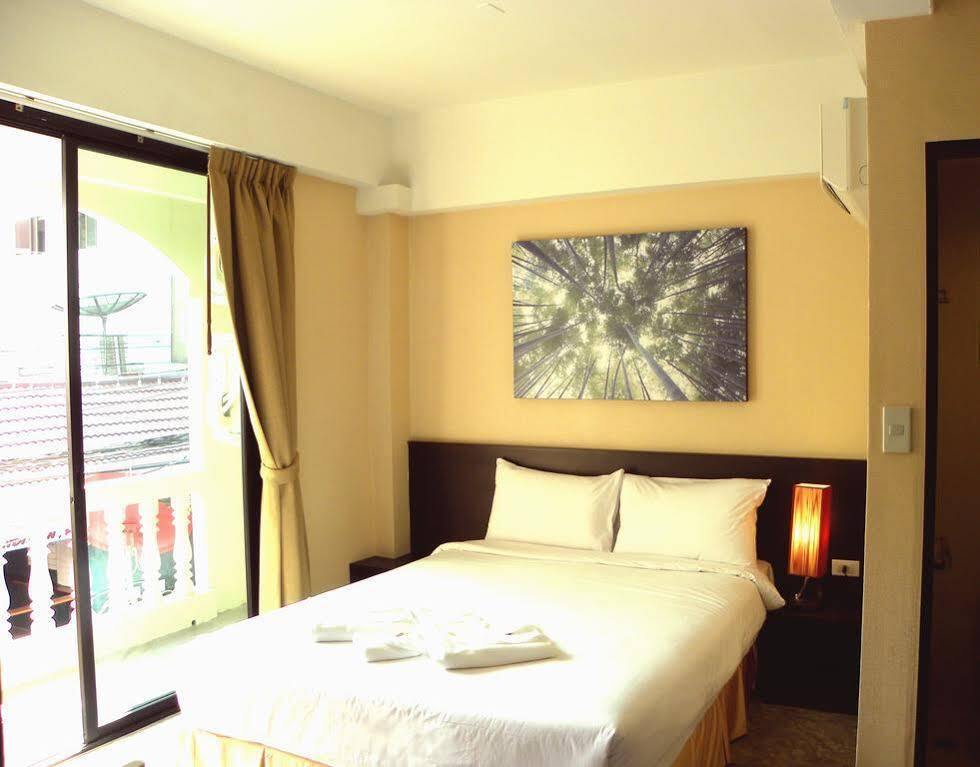 @ White Patong Otel Dış mekan fotoğraf